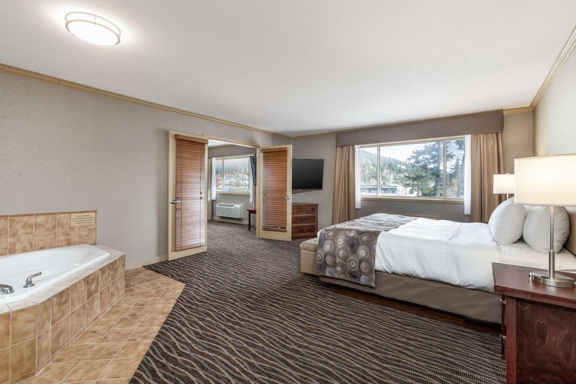 Prestige Radium Hot Springs Resort, Worldhotels Crafted Eksteriør billede