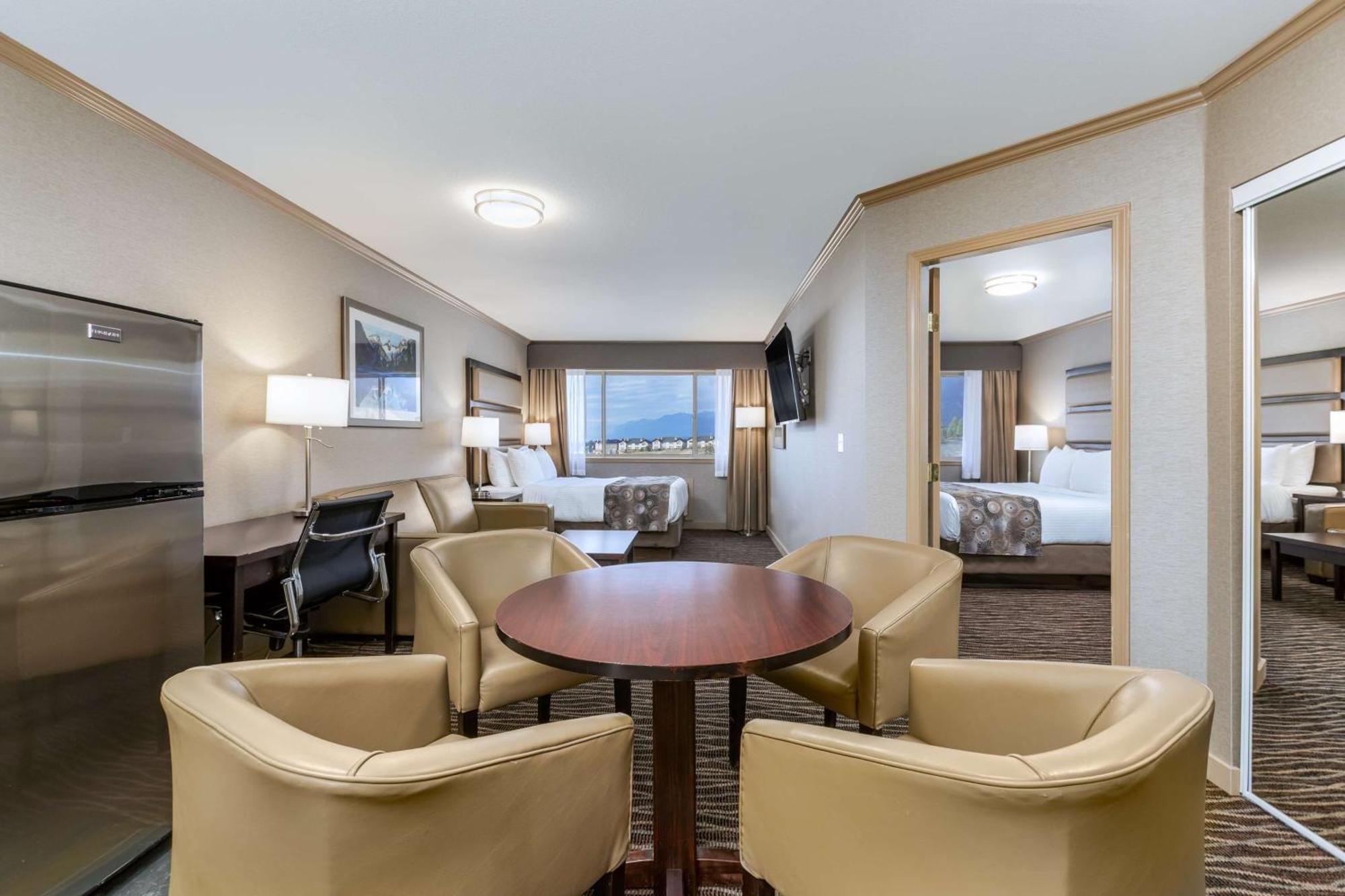 Prestige Radium Hot Springs Resort, Worldhotels Crafted Eksteriør billede