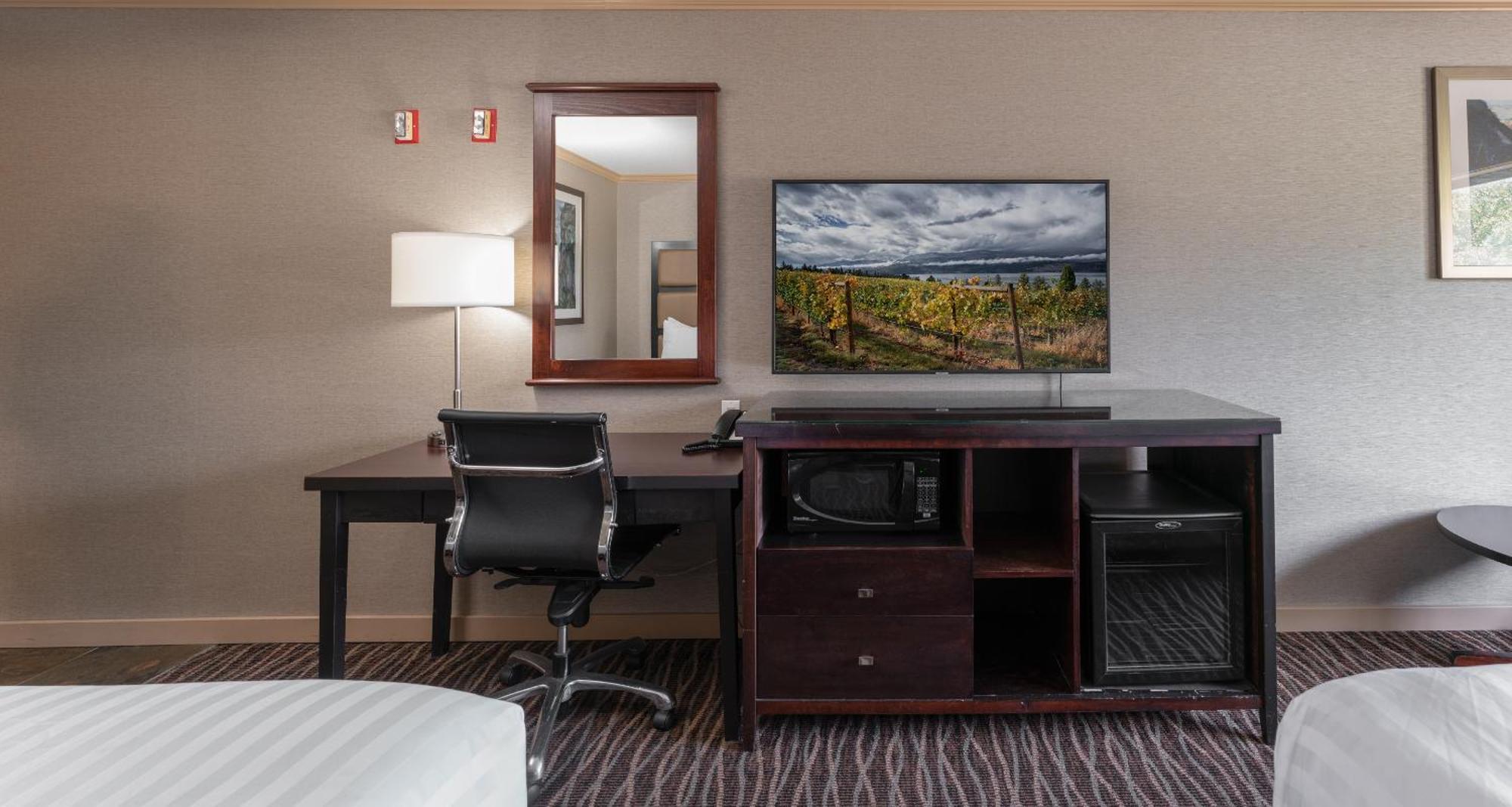 Prestige Radium Hot Springs Resort, Worldhotels Crafted Eksteriør billede